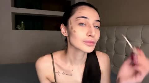 Alissa online show from March 1, 2025, 7:04 pm