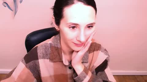 Snapshot of alissajersy_ chatting on November 6, 2025, 9:32 am Alissa online show from November 6, 2025, 9:32 am