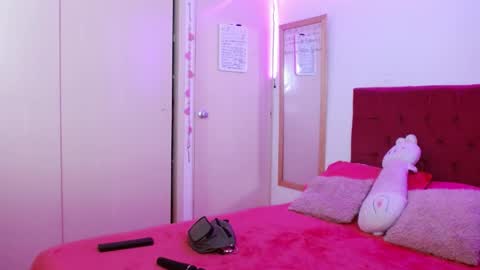 alissesallie_ online show from May 22, 2026, 1:24 am