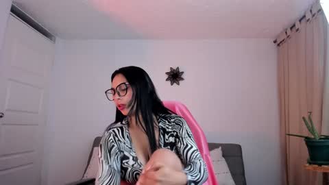 Snapshot of alissia_viera chatting on December 19, 2024, 3:07 am iraide online show from December 19, 2024, 3:07 am