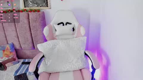 Snapshot of alisson_boobs_ chatting on July 16, 2026, 12:33 pm Alisson online show from July 16, 2026, 12:33 pm