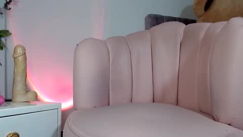 Snapshot of alissonkisses chatting on December 31, 2024, 1:04 am alisson online show from December 31, 2024, 1:04 am