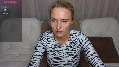 Snapshot of alisssarose chatting on December 5, 2024, 7:38 pm alisssarose online show from December 5, 2024, 7:38 pm