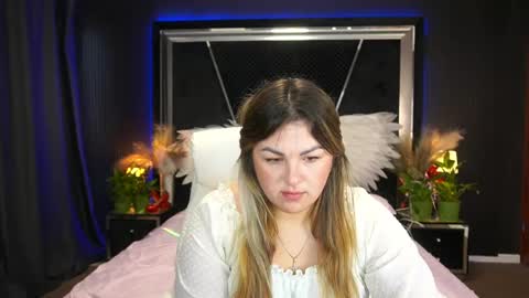 alissyagrayy online show from May 17, 2026, 5:38 am