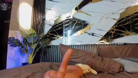   online show from December 20, 2025, 9:55 pm