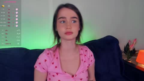 Snapshot of alivialovely chatting on October 12, 2025, 12:59 pm Alivia online show from October 12, 2025, 12:59 pm