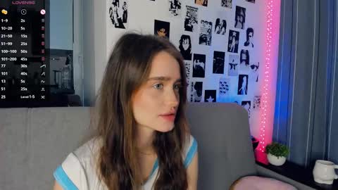 Snapshot of alivialovely chatting on November 1, 2025, 9:44 am Alivia online show from November 1, 2025, 9:44 am