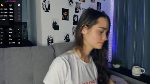 Snapshot of alivialovely chatting on November 7, 2025, 10:26 am Alivia online show from November 7, 2025, 10:26 am