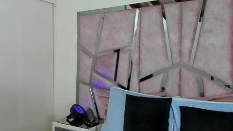 alix online show from October 15, 2025, 9:59 pm