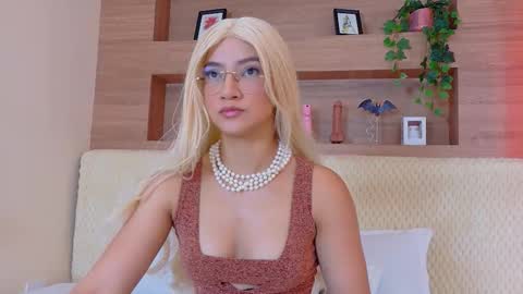 Snapshot of alixmonroe chatting on November 6, 2025, 11:00 am ALIX online show from November 6, 2025, 11:00 am