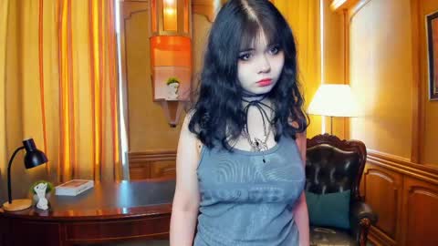 Snapshot of alixypunter chatting on May 27, 2026, 9:50 am Emily online show from May 27, 2026, 9:50 am