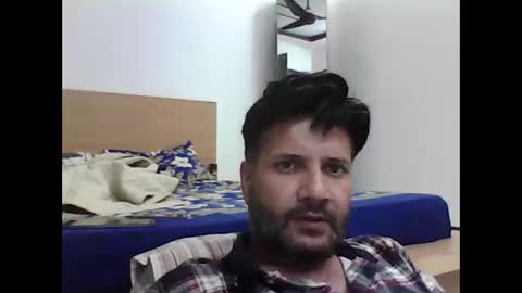 aliyakhan1976 online show from November 14, 2025, 3:44 pm