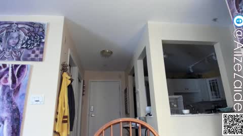 Alize Zaide online show from October 21, 2025, 7:03 pm