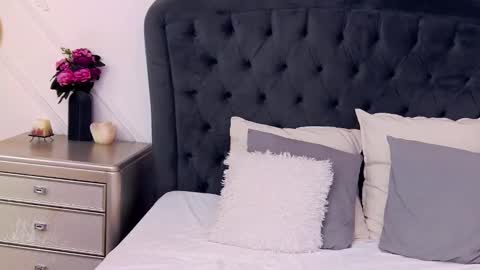 Snapshot of aliznichols chatting on December 19, 2024, 10:34 am Aliz online show from December 19, 2024, 10:34 am