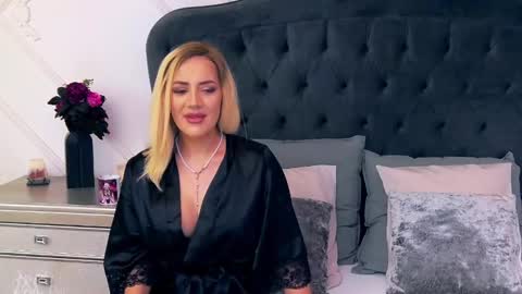 Snapshot of aliznichols chatting on January 9, 2025, 6:38 am Aliz online show from January 9, 2025, 6:38 am