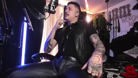 Snapshot of allanhurtss chatting on February 13, 2025, 6:27 pm online show from February 13, 2025, 6:27 pm