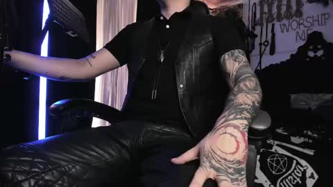 Snapshot of allanhurtss chatting on February 19, 2025, 6:10 pm online show from February 19, 2025, 6:10 pm