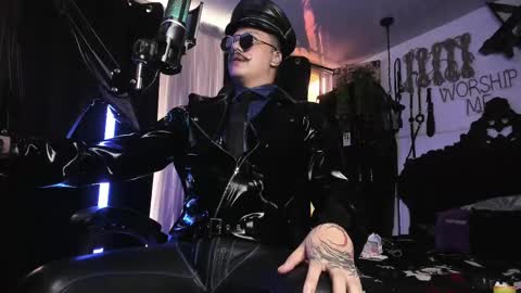Snapshot of allanhurtss chatting on February 20, 2025, 6:35 pm online show from February 20, 2025, 6:35 pm