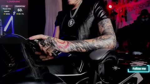   online show from October 20, 2025, 7:36 pm