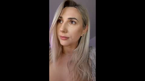 A day u didnt smile is a lost day online show from April 1, 2026, 1:41 pm