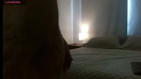 Ale online show from October 17, 2025, 7:27 pm