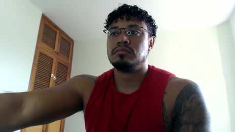 allen_ferrer10 online show from May 24, 2026, 5:40 pm