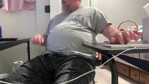 Allergictolove online show from February 22, 2026, 8:07 pm