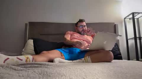 Snapshot of allessandro699 chatting on October 8, 2025, 10:51 pm Allessandro online show from October 8, 2025, 10:51 pm