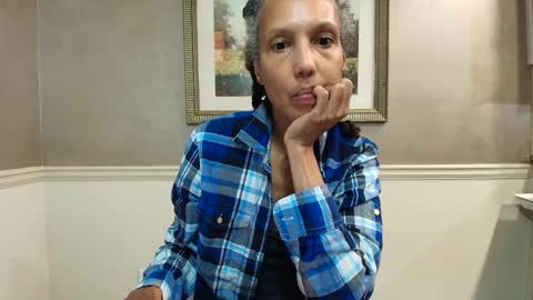 wishlist on bio online show from October 1, 2025, 8:04 pm