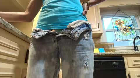 wishlist on bio online show from October 9, 2025, 7:45 pm