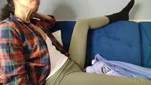 wishlist on bio online show from December 16, 2025, 4:39 am