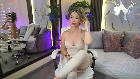 Allice  online show from October 21, 2025, 7:25 pm