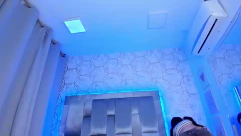 AlliceWinter online show from October 3, 2025, 12:13 pm