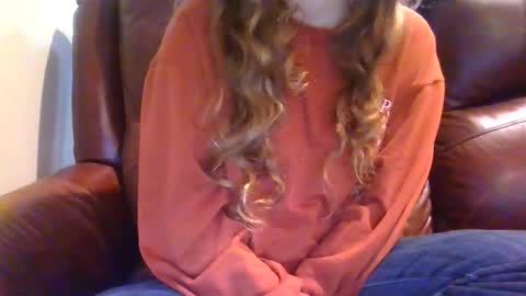 alliebearx online show from November 23, 2025, 1:27 am