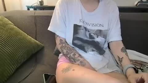 alliebearx online show from July 6, 2026, 4:42 pm