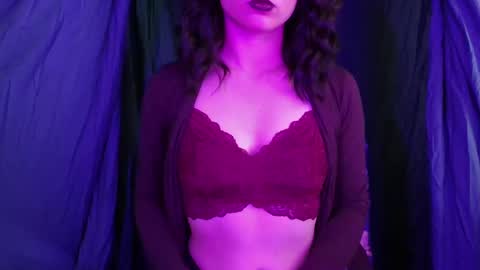 Snapshot of alliebells1 chatting on February 3, 2025, 7:52 pm alliebells1 online show from February 3, 2025, 7:52 pm