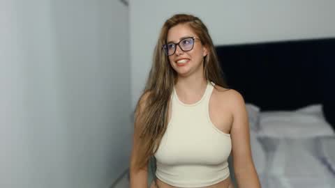 Snapshot of allieemod chatting on February 6, 2025, 5:46 am allieemod online show from February 6, 2025, 5:46 am