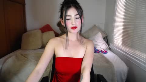 Snapshot of allierose_ chatting on December 3, 2024, 7:11 pm Allie online show from December 3, 2024, 7:11 pm