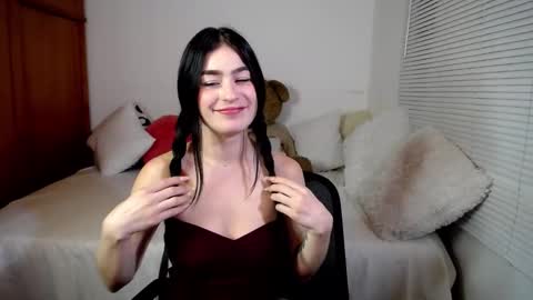 Snapshot of allierose_ chatting on January 8, 2025, 5:27 am Allie online show from January 8, 2025, 5:27 am