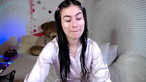 Snapshot of allierose_ chatting on February 16, 2025, 10:10 pm Allie online show from February 16, 2025, 10:10 pm