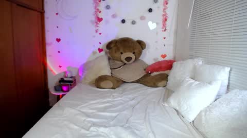 Snapshot of allierose_ chatting on February 26, 2025, 9:58 pm Allie online show from February 26, 2025, 9:58 pm