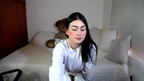 Snapshot of allierose_ chatting on March 7, 2025, 6:43 pm Allie online show from March 7, 2025, 6:43 pm