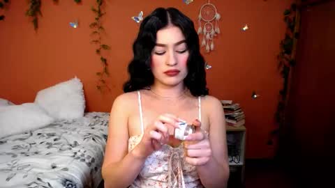 Snapshot of allierose_ chatting on October 22, 2025, 6:07 pm Allie online show from October 22, 2025, 6:07 pm