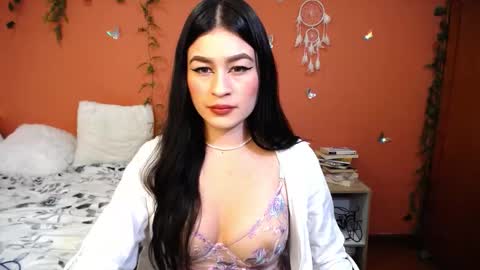 Snapshot of allierose_ chatting on November 6, 2025, 4:41 pm Allie online show from November 6, 2025, 4:41 pm