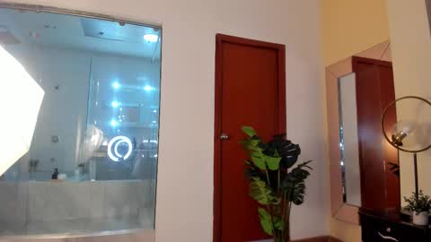 Snapshot of allisonowens_ chatting on October 23, 2025, 8:02 am allisonowens_ online show from October 23, 2025, 8:02 am