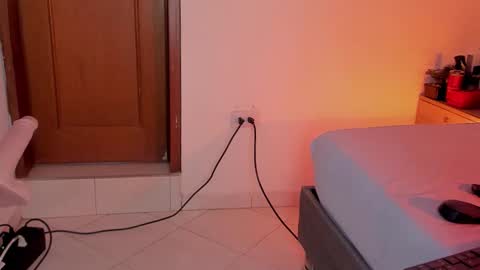 Snapshot of alliss_ginger_ chatting on September 10, 2025, 7:36 pm A L L I S S online show from September 10, 2025, 7:36 pm