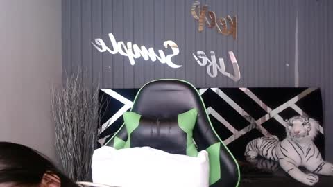 Allisson online show from March 8, 2025, 7:05 am