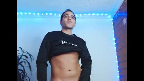 Snapshot of allmax_33 chatting on October 30, 2025, 6:41 pm Max online show from October 30, 2025, 6:41 pm