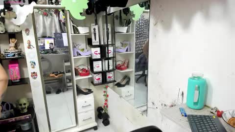 allsson_miller online show from October 9, 2025, 9:57 pm