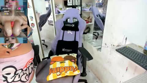 allsson_miller online show from October 17, 2025, 7:38 pm